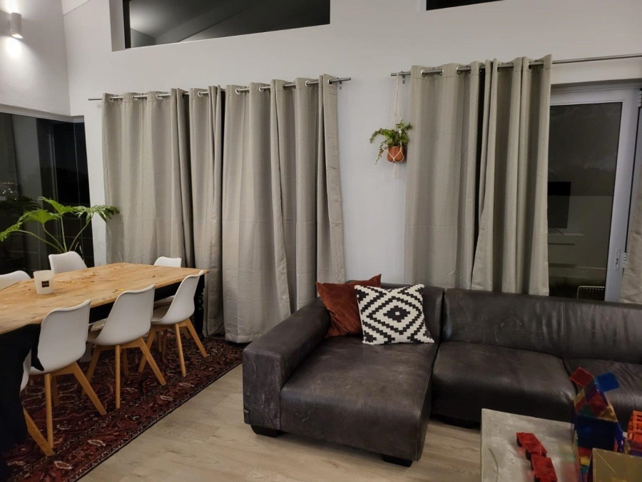 To Let 3 Bedroom Property for Rent in Loevenstein Western Cape